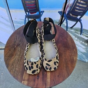 Audrey Brooke Women's Flat Shoes